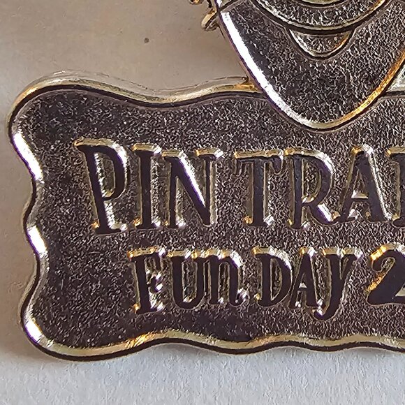 DISNEY Pin Trading ~ Shanghai Resort ~ Pin Trading Fun Day ~ Tigger ~ 2017 ~ A1 - Picture 3 of 13